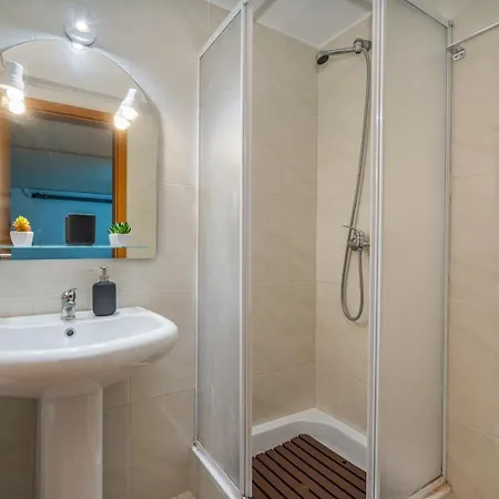 Sunny House With Jacuzzi And Pool By Hostwise Holiday home *