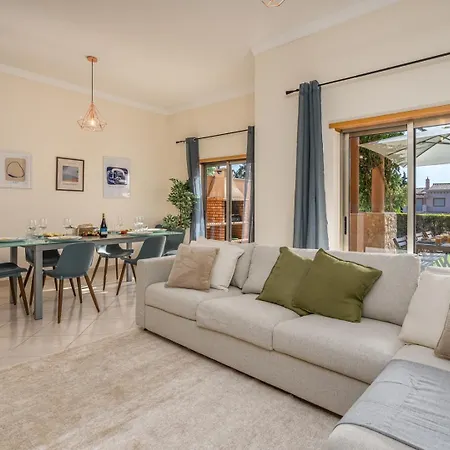 Sunny House With Jacuzzi And Pool By Hostwise *