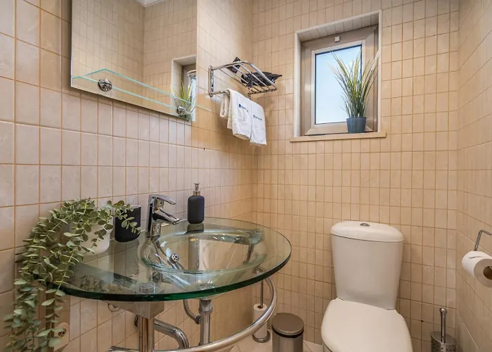 Sunny House With Jacuzzi And Pool By Hostwise 度假居 *