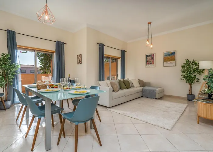 度假居 Sunny House With Jacuzzi And Pool By Hostwise