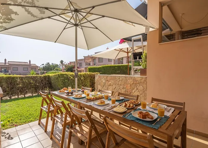 Sunny House With Jacuzzi And Pool By Hostwise