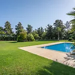 Holiday home Sunny House With Jacuzzi And Pool By Hostwise