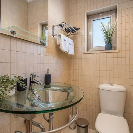 Sunny House With Jacuzzi And Pool By Hostwise Holiday home *