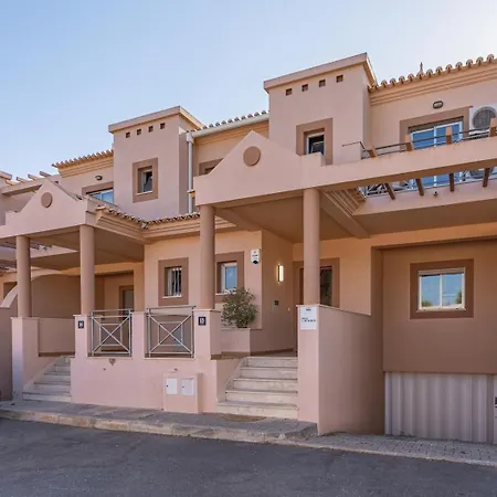 Sunny House With Jacuzzi And Pool By Hostwise Holiday home *