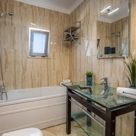 Sunny House With Jacuzzi And Pool By Hostwise Holiday home Albufeira